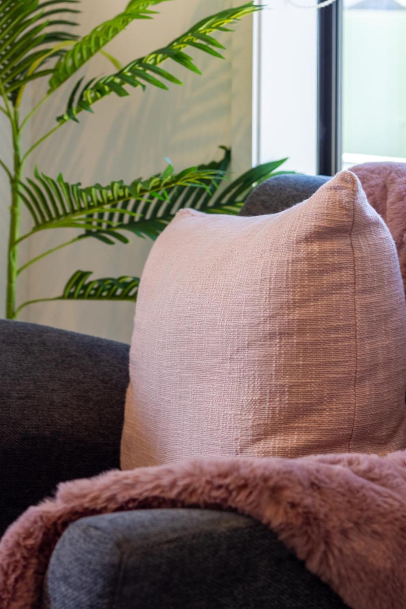Studio Bliss: Explore From Wilmer St Christchurch Exteriör bild